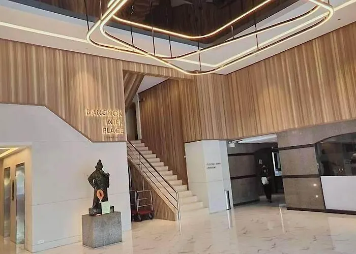 מלון Inter Place